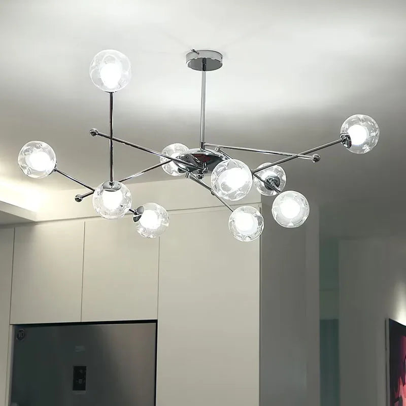 Bauhaus-inspireret lysekrone i klart glas til hotel