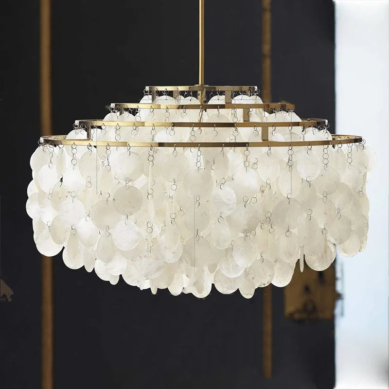 Retro loftslampe med muslingeskaller til moderne indretning