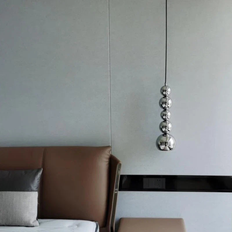 Design-LED-lysekrone i stor stil til elegant indretning