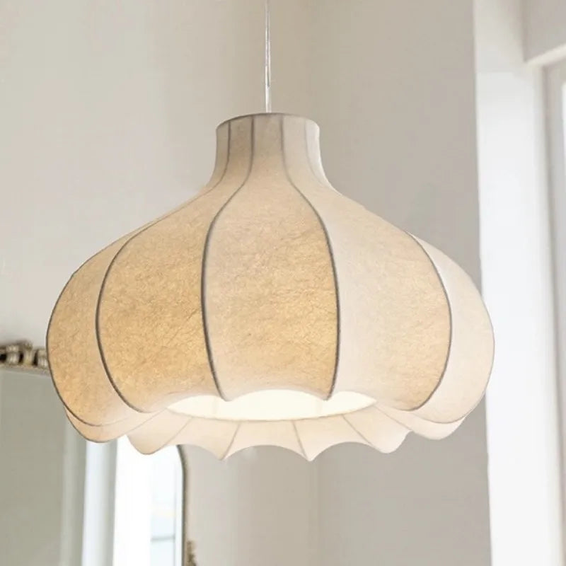 Nordisk wabi sabi minimalistisk silke LED-lysekrone, dekorativ indendørsbelysning