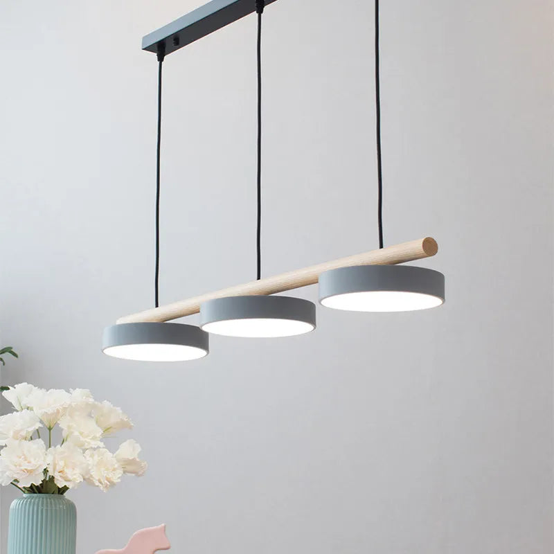 Nordisk design-lysekrone i lyst træ