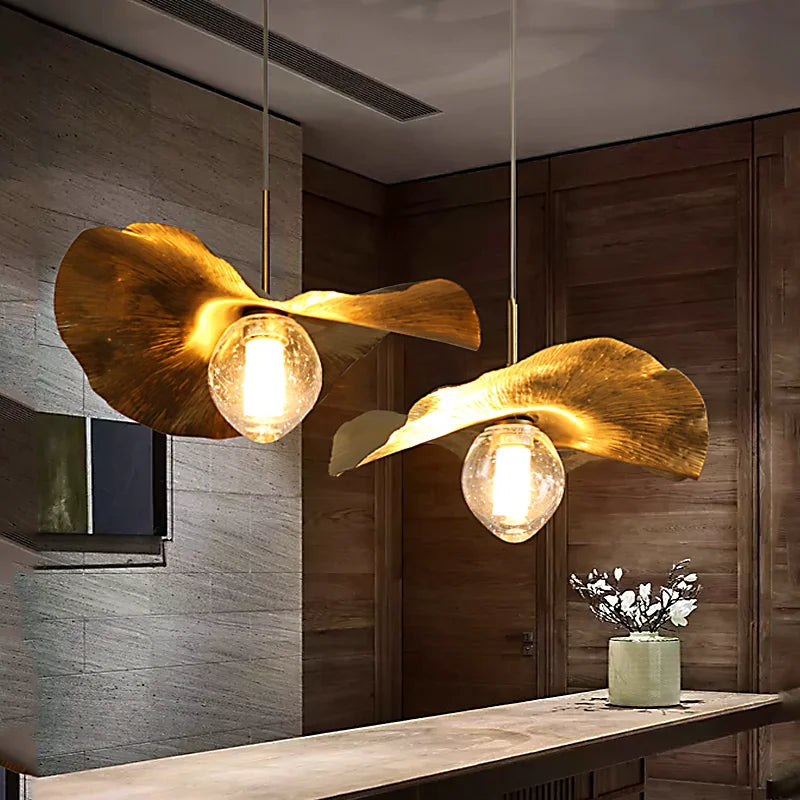 Lotus design LED-pendel i messing