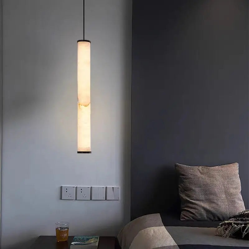 Cylindrisk pendel i naturmarmor med justerbar ledning 3000K