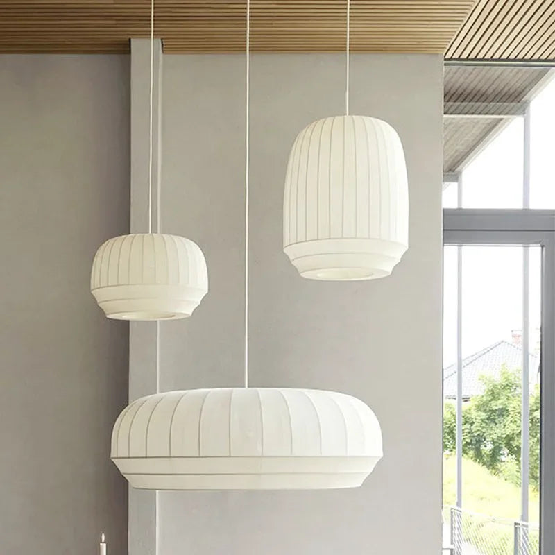 Nordiske minimalistiske loftslamper i strækstof til café