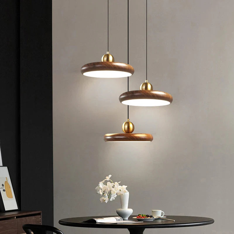 loftlampe i trælook justerbar pendel