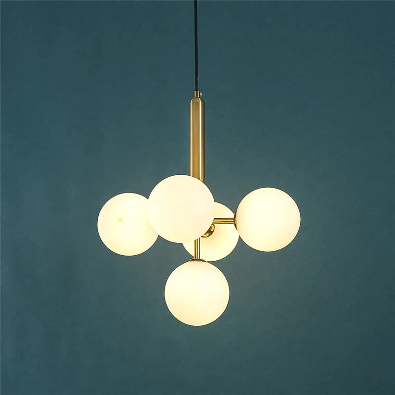 Moderne minimalistisk lysekrone med flere pærer, drueform, italiensk stil