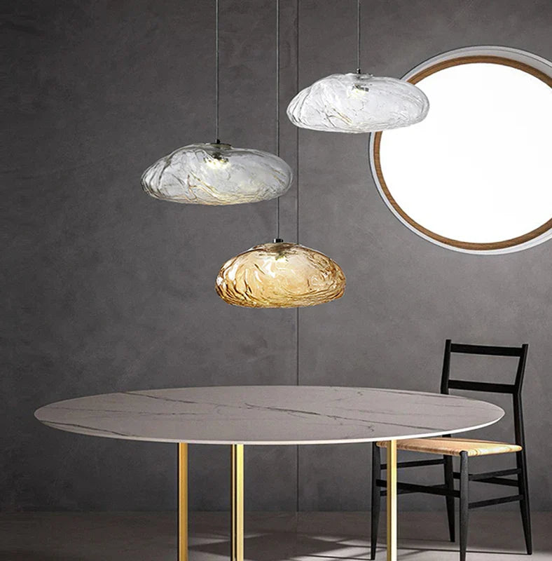 Design glaslampe i skyform til et kreativt hjem