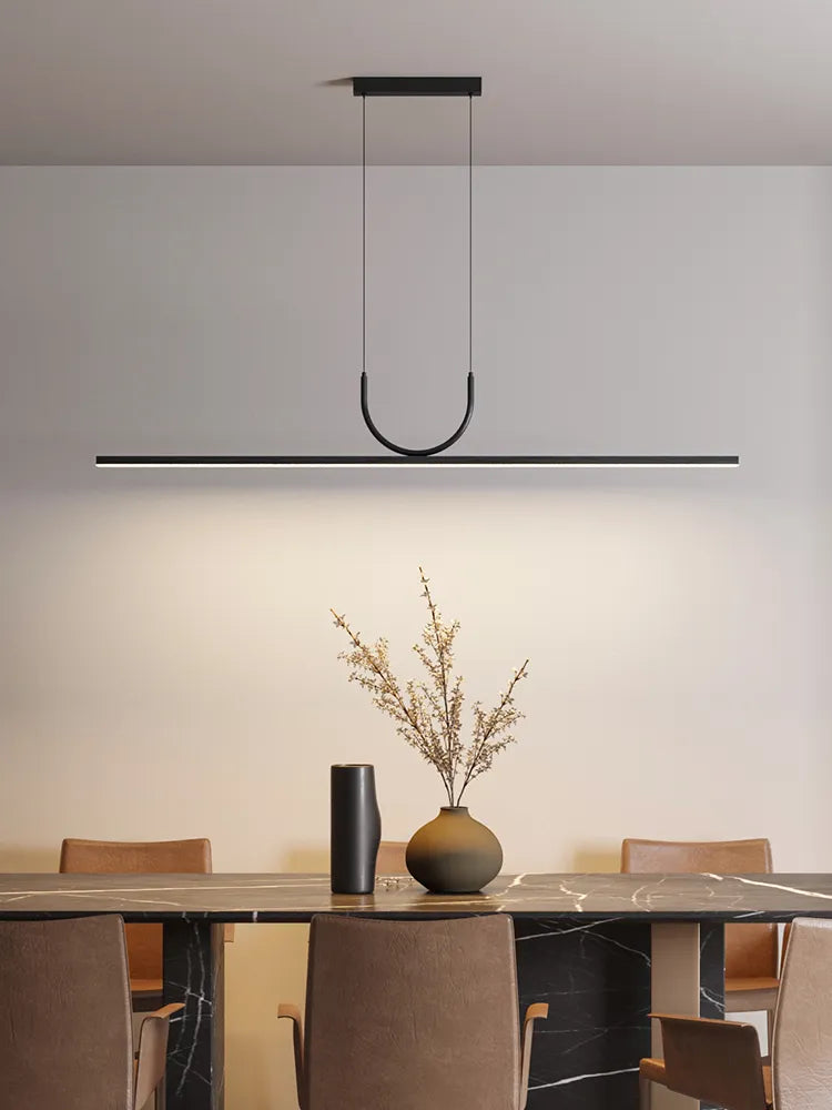 Elegant lysekrone i moderne design, sort/hvid