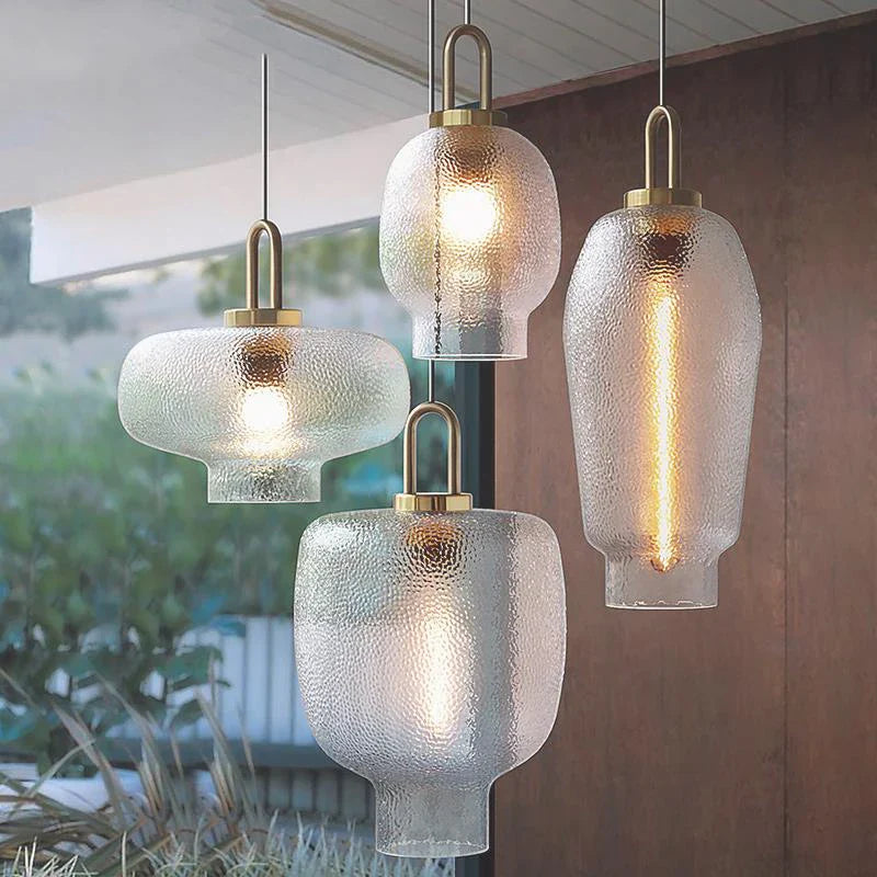 Luksuriøs lysekrone i minimalistisk glasdesign til moderne indretning