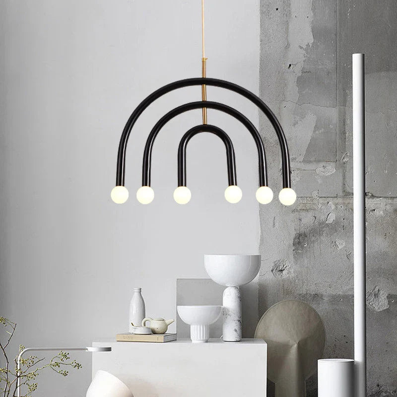 Metallisk regnbue-design lysekrone