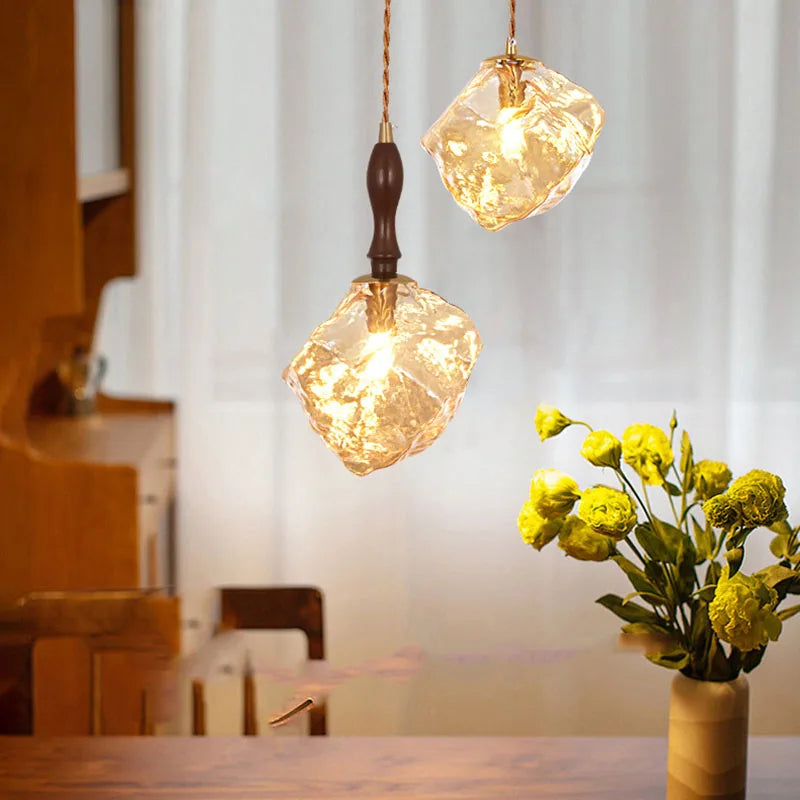 Glaslysekrone, frostet design, trendy.