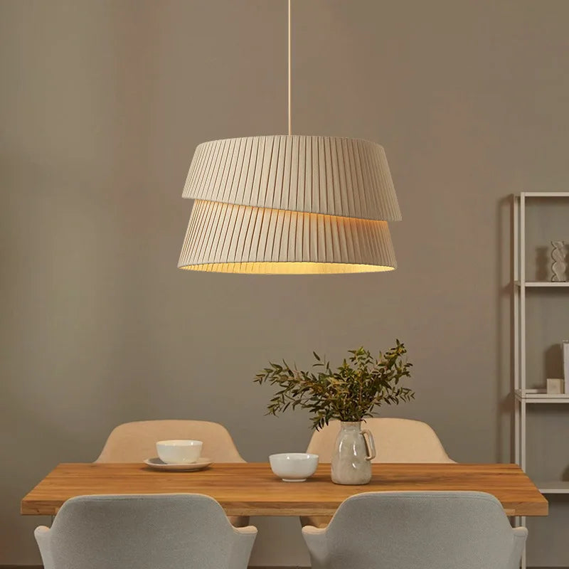 Minimalistisk håndlavet stoflampe i wabi sabi-stil