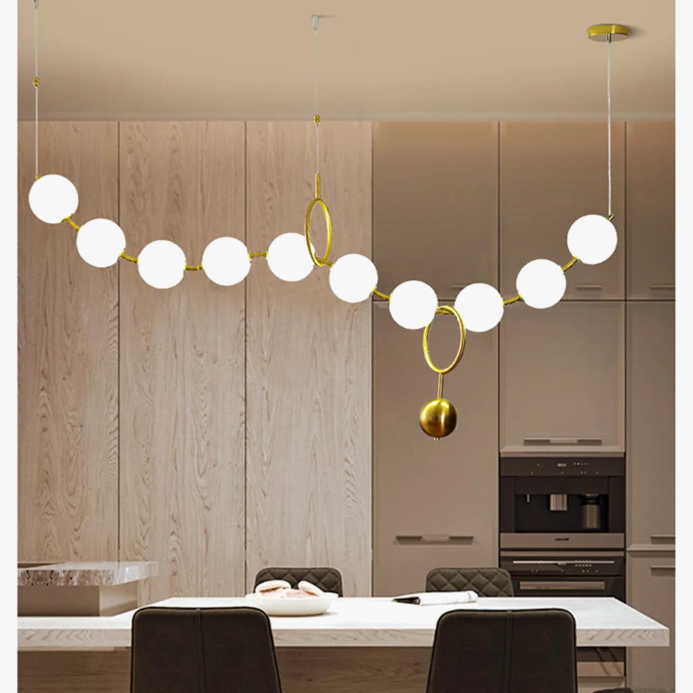 Elegant og moderne lysekrone i LED-glaskugler