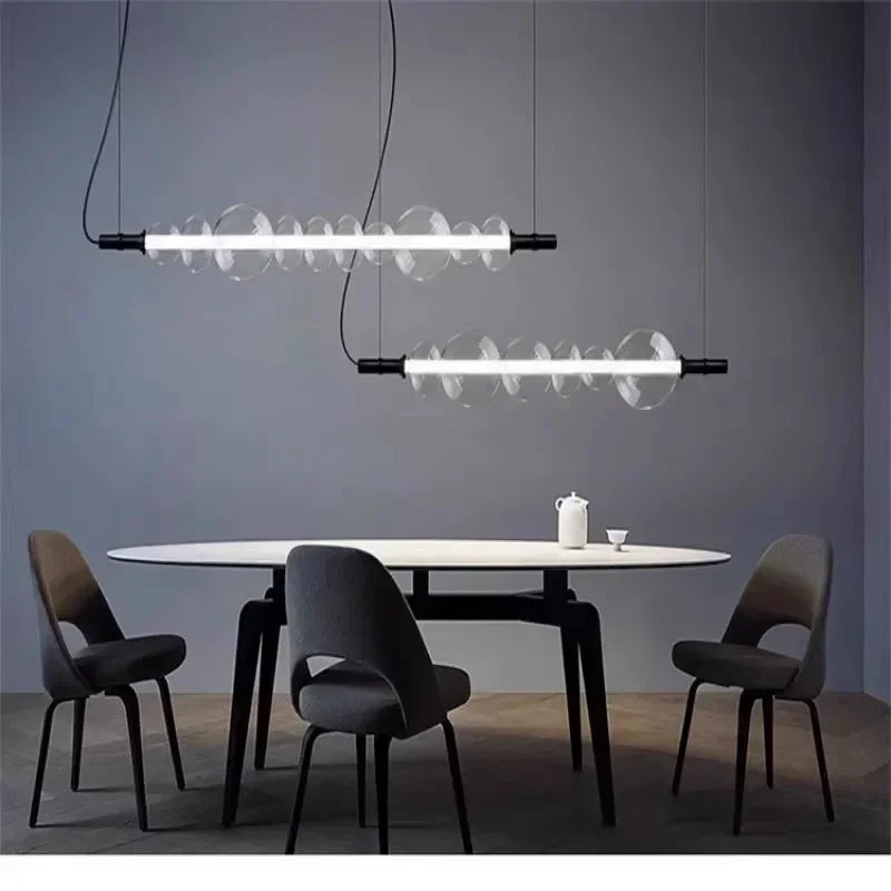 Pendellampe i glas med LED-lys til moderne indretning